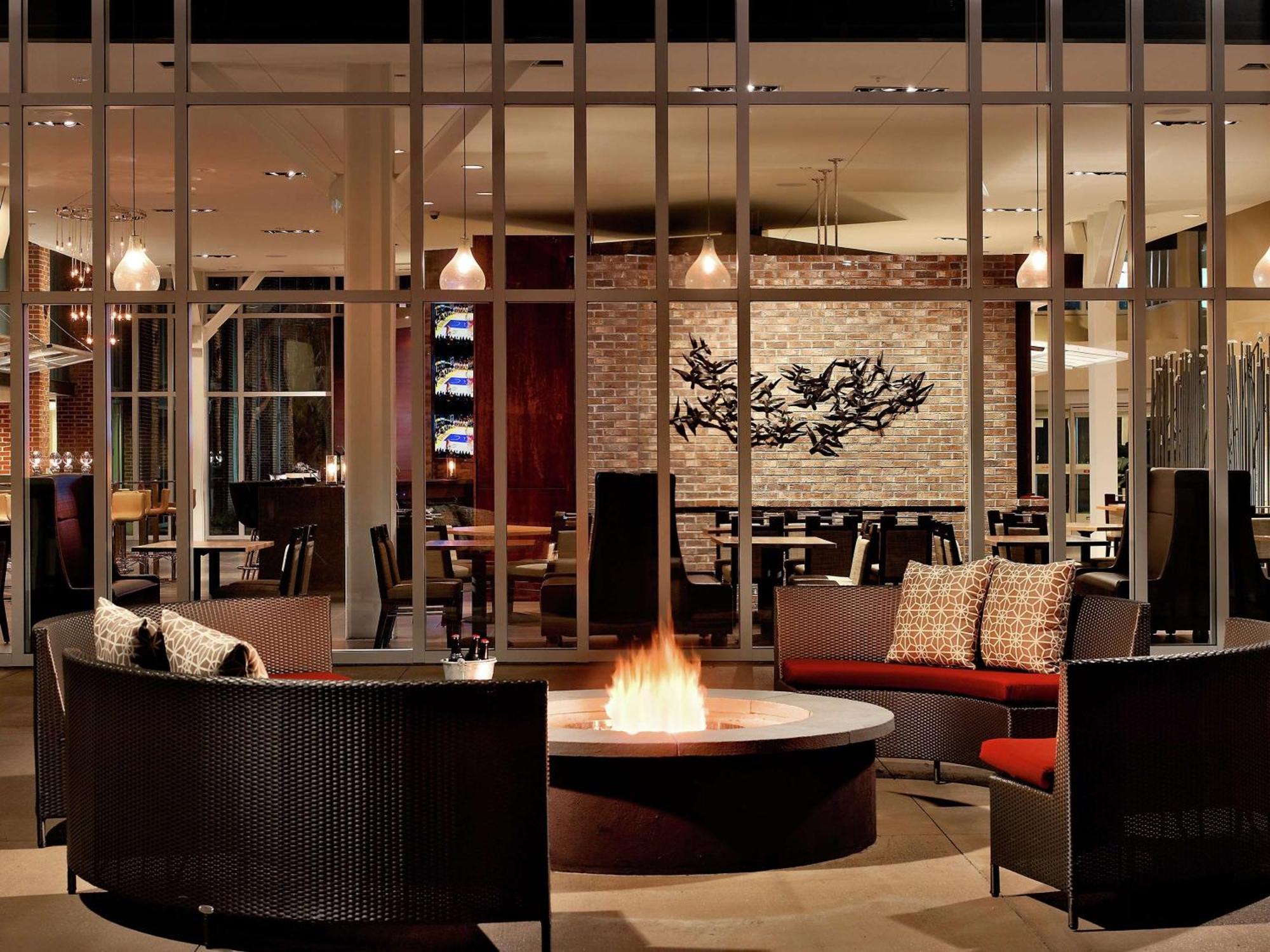 Doubletree Hotel & Suites Charleston Airport North Charleston Eksteriør bilde